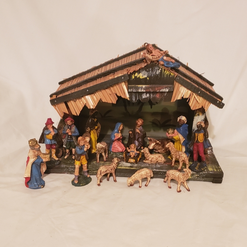 Vintage Italian 18-Piece Creche Nativity Set 9.5"